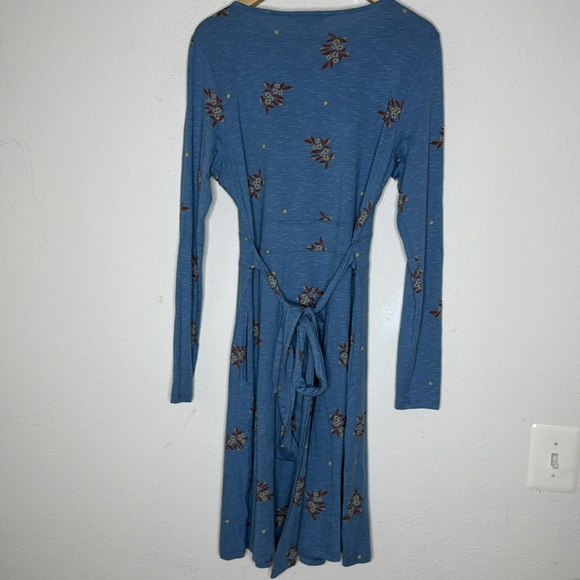 Toad & Co wrap blue floral wrap dress size medium - Picture 2 of 5